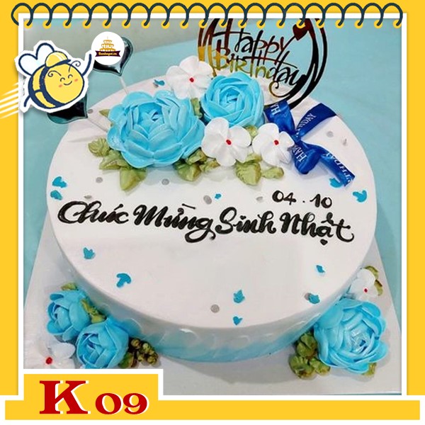 Bánh kem tặng khách hàng K09 nhiều đóa hoa màu xanh ngọc và trắng đẹp được yêu thích vì quá sang