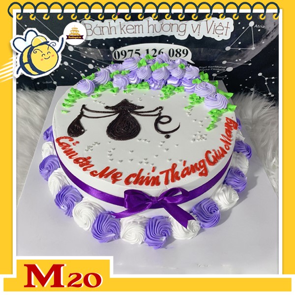Bánh kem tặng mẹ M20 bán chạy nhất nền trắng trang trí hoa tím và vẽ chữ Mẹ thư pháp đầy nhân văn