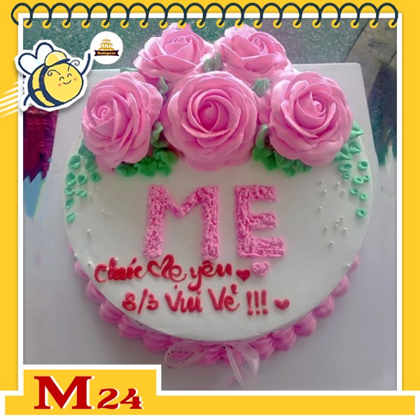 Bánh kem tặng mẹ M24 nền trắng bắt hoa màu hồng to đẹp vẽ chữ Mẹ đơn giản mà tinh tế