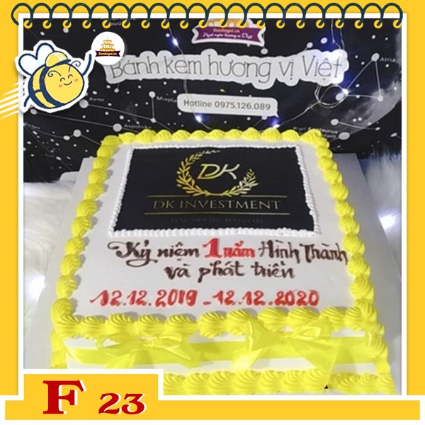 Bánh kem vuông F23 màu vàng trắng sang chảnh royal in logo doanh nghiệp