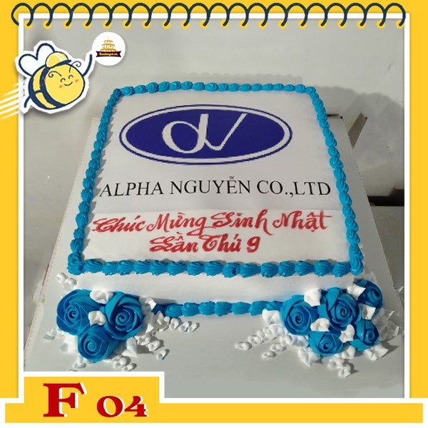 Bánh kem vuông F04 nền trắng in ảnh logo công ty bắt hoa 2 cụm ở đế bắt mắt