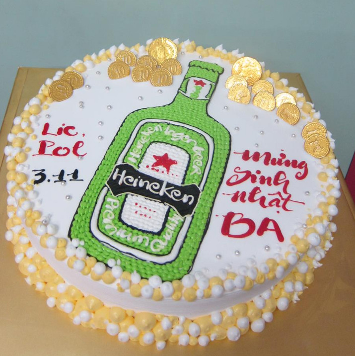 X12 - Bánh sinh nhật hình chai bia lạ mắt
