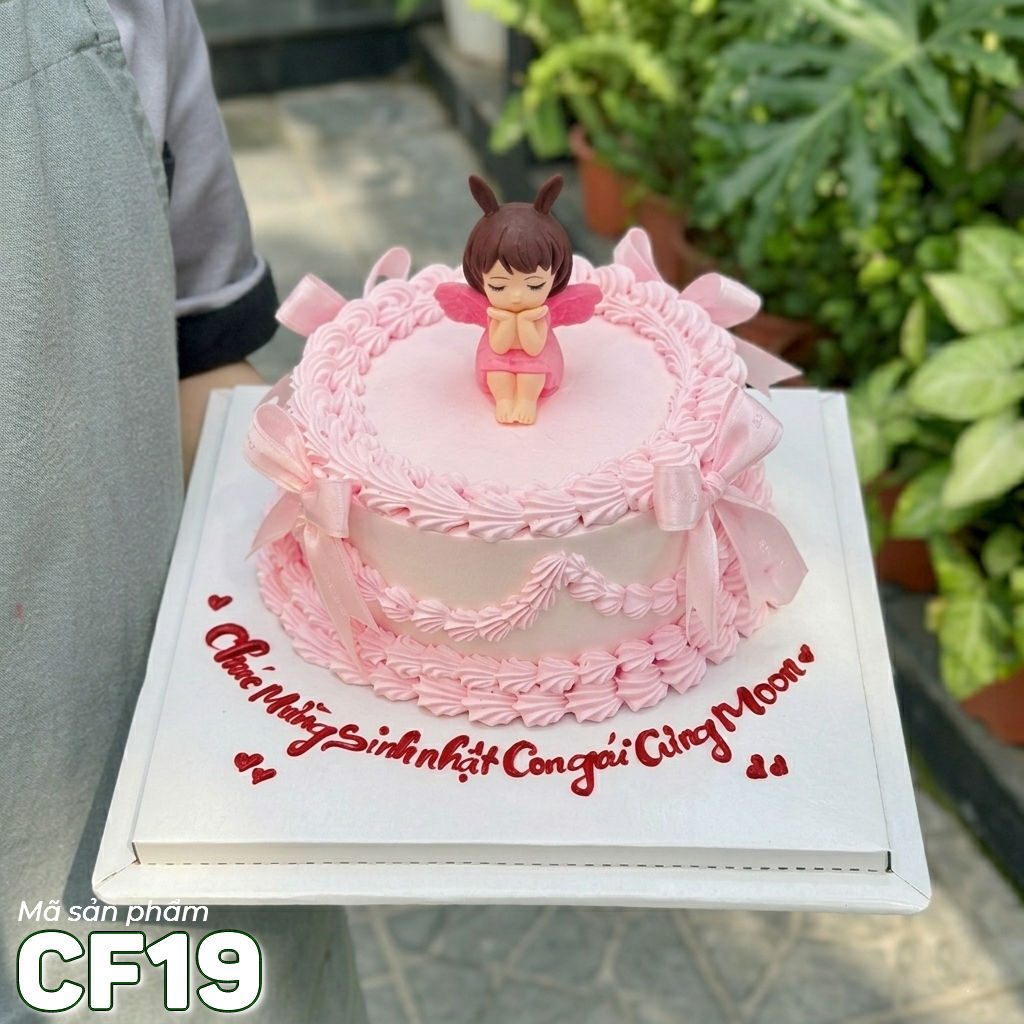 Bánh kem sinh nhật CF19 màu hồng cùng búp bê bé gái xinh iu
