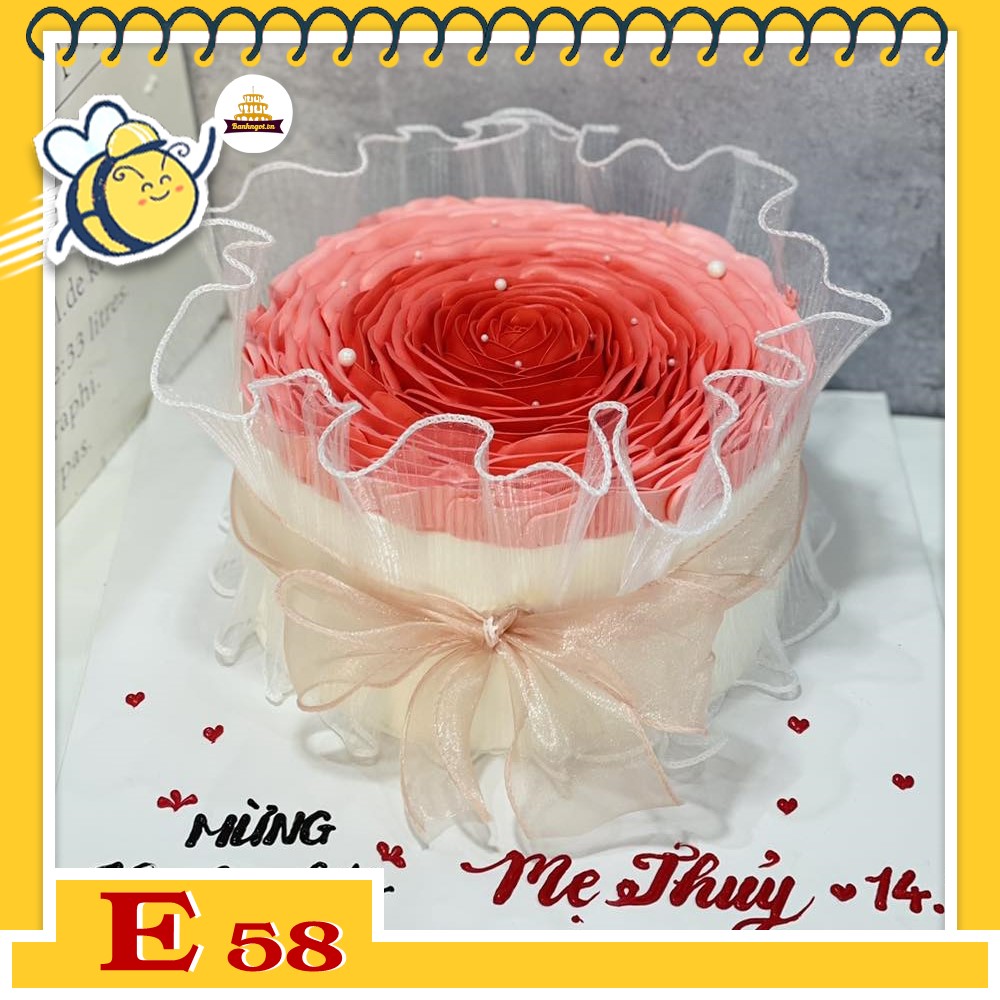 Bánh kem E58 mô phỏng bông hoa ngàn cánh màu đỏ nhìn là mê