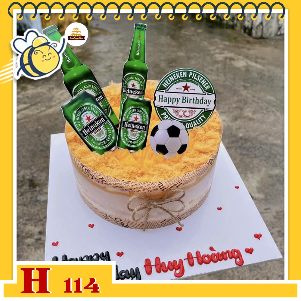 Bánh sinh nhật bông lan trứng muối H114 chai bia Heineken và trái bóng đá