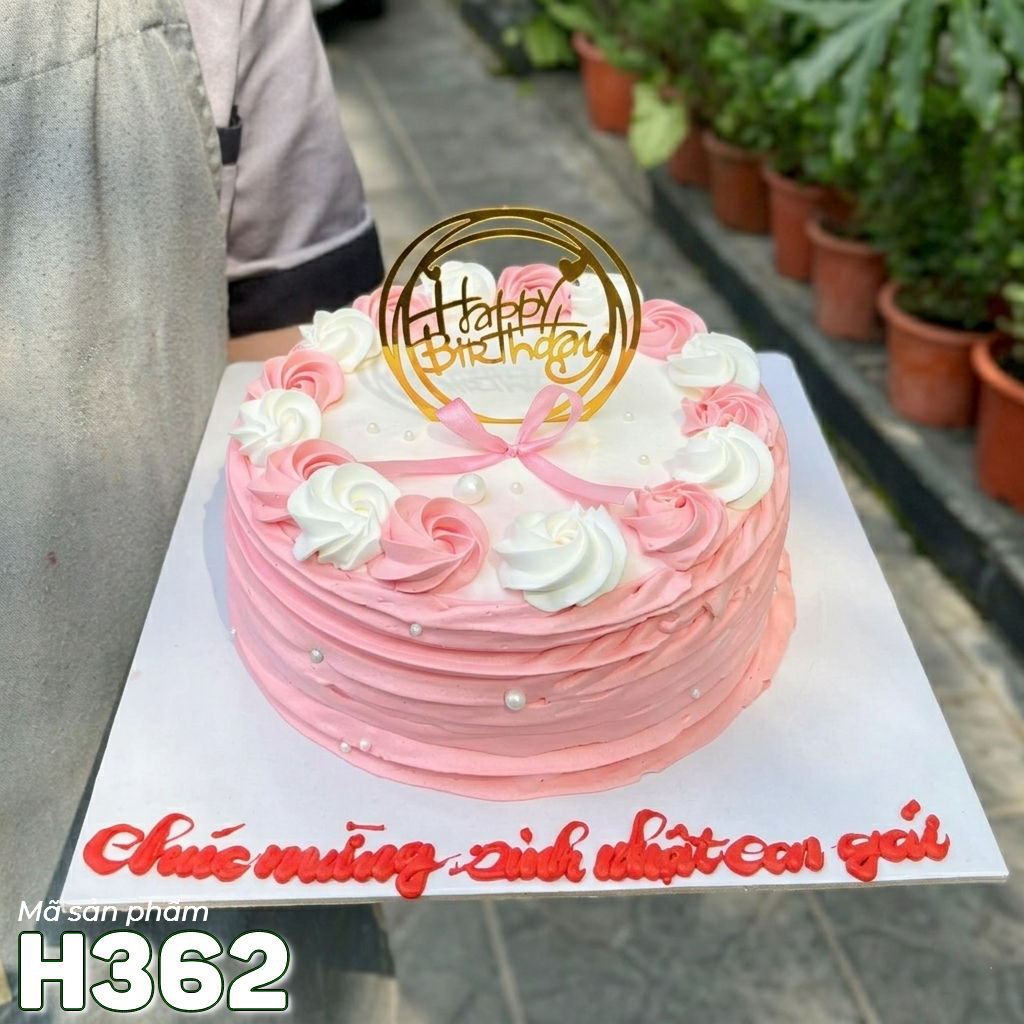 Bánh kem sinh nhật H362 Dịu dàng, thanh lịch với hoa hồng kem ngọt ngào