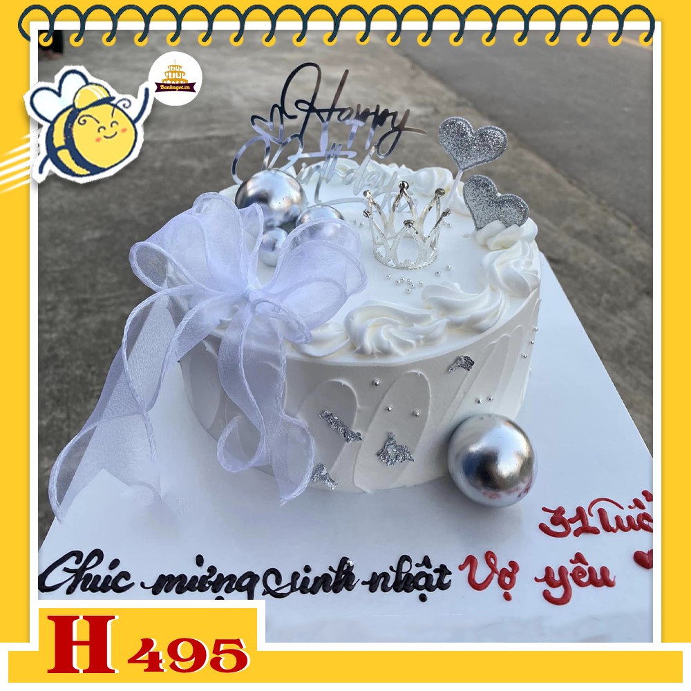 Bánh kem sinh nhật H495 tông trắng sang trọng phụ kiện vương miện bạc