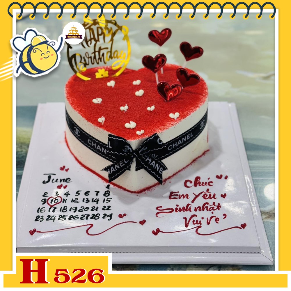 Bánh kem sinh nhật H526 trái tim phủ bột nhung đỏ và nơ Chanel