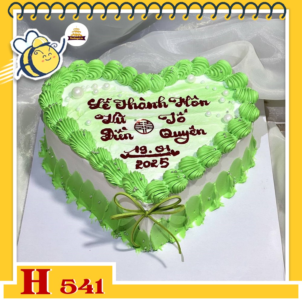 Bánh kem sinh nhật H541 trái tim tông xanh lá, trang trí lễ thành hôn
