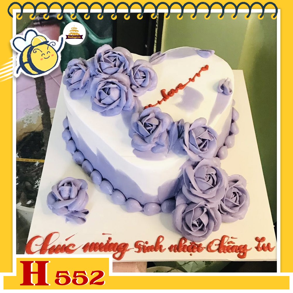 Bánh kem sinh nhật H552 trái tim phối hoa hồng tím trắng lãng mạn