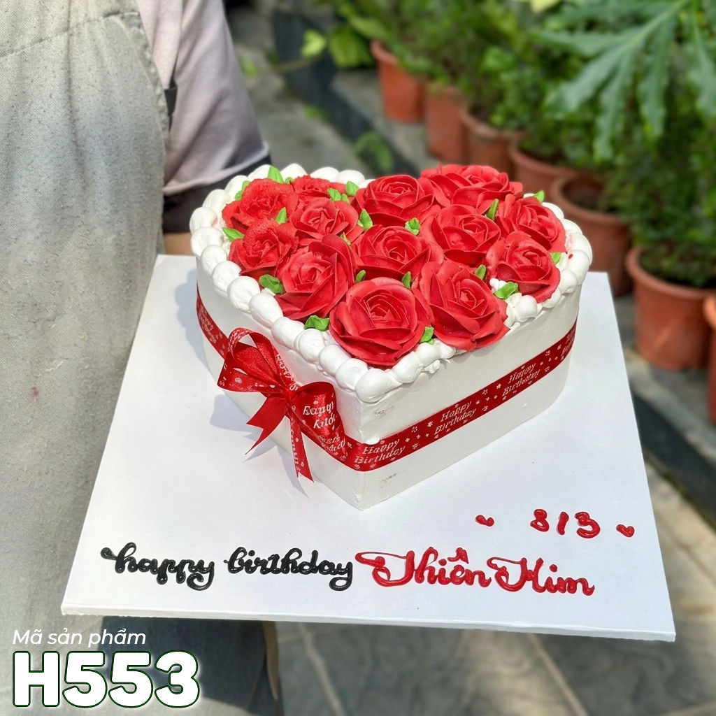 Bánh kem sinh nhật H553 trái tim phối hoa hồng đỏ nồng nàn