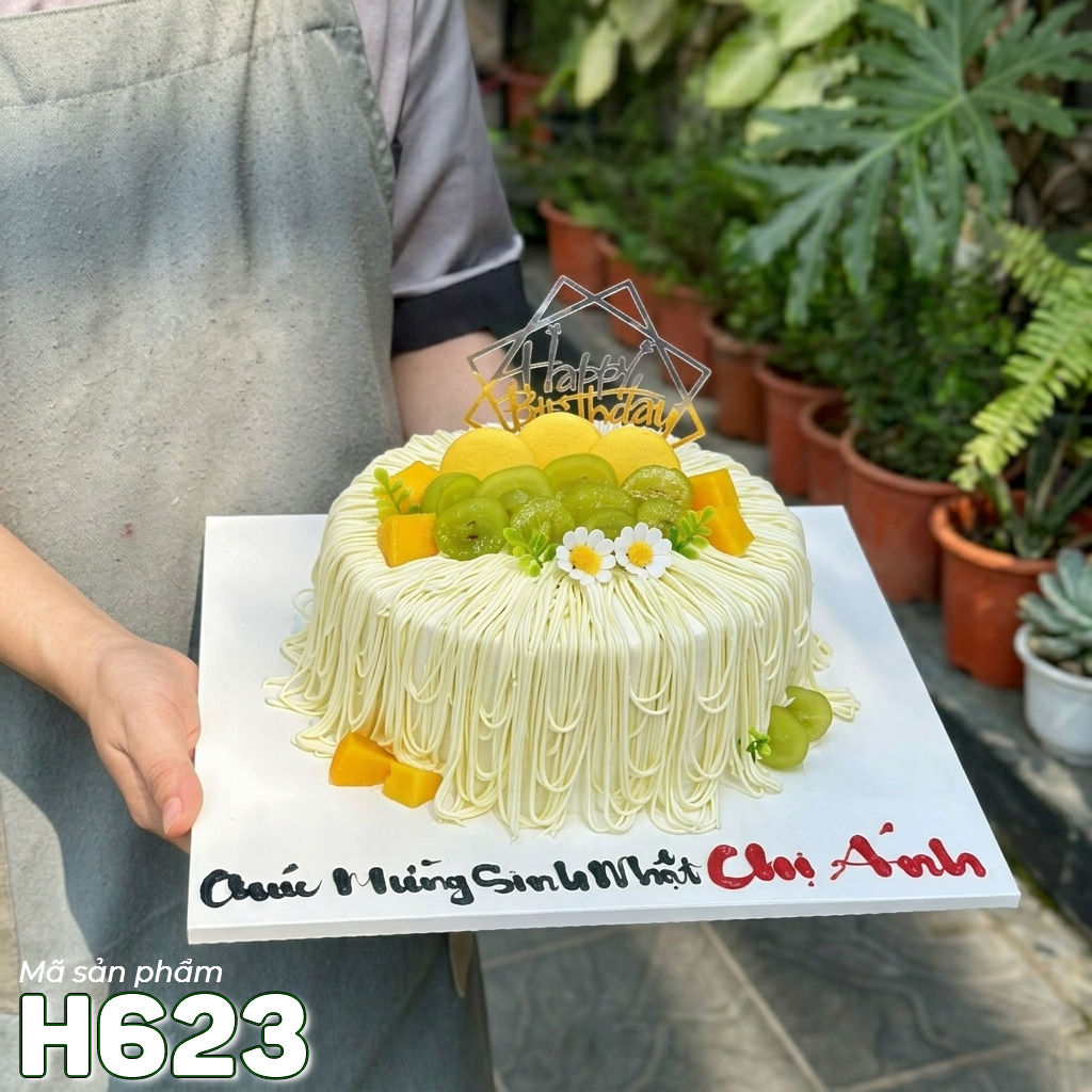 Bánh kem H623 decor sợi len độc đáo mix nho xanh và xoài