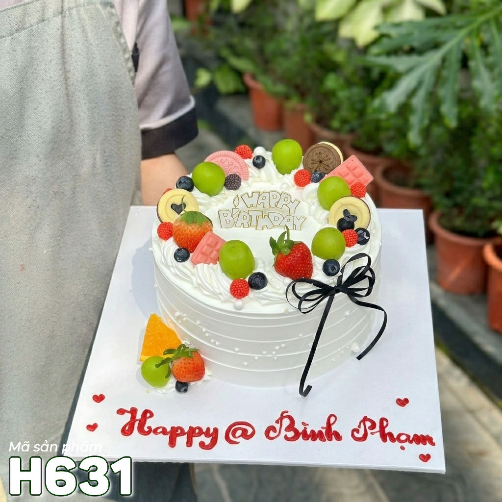 Bánh kem H631 tone trắng thanh lịch trang trí trái cây tươi và nơ đen sang trọng