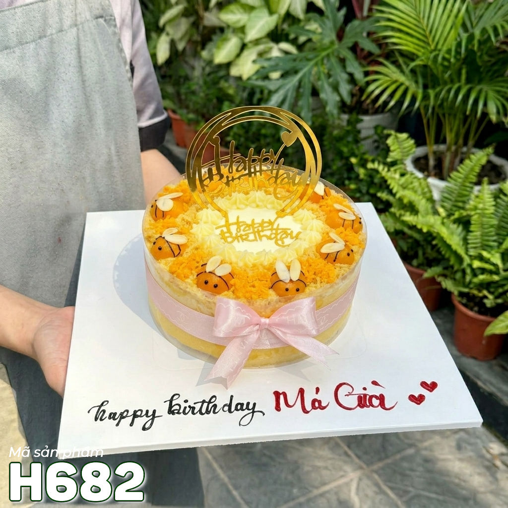 Bánh sinh nhật bông lan trứng muối H682 chú ong vàng chăm chỉ