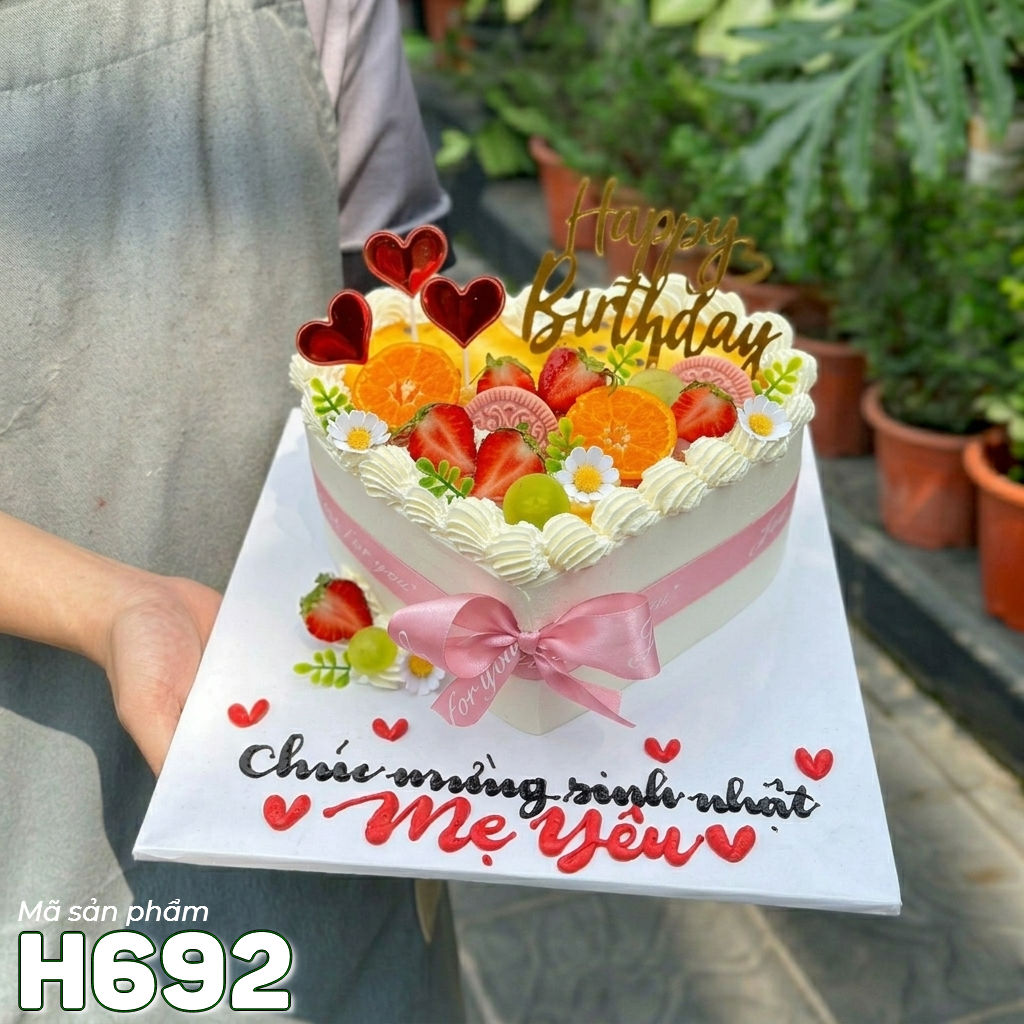 Bánh kem H692 Trái tim trái cây tươi mix bánh quy Oreo hồng