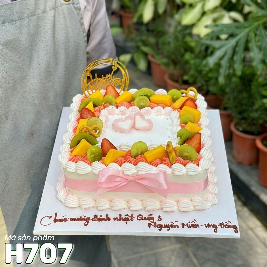 Bánh kem H707 – Khuôn vuông trang trí trái cây tươi cùng phụ kiện trái tim
