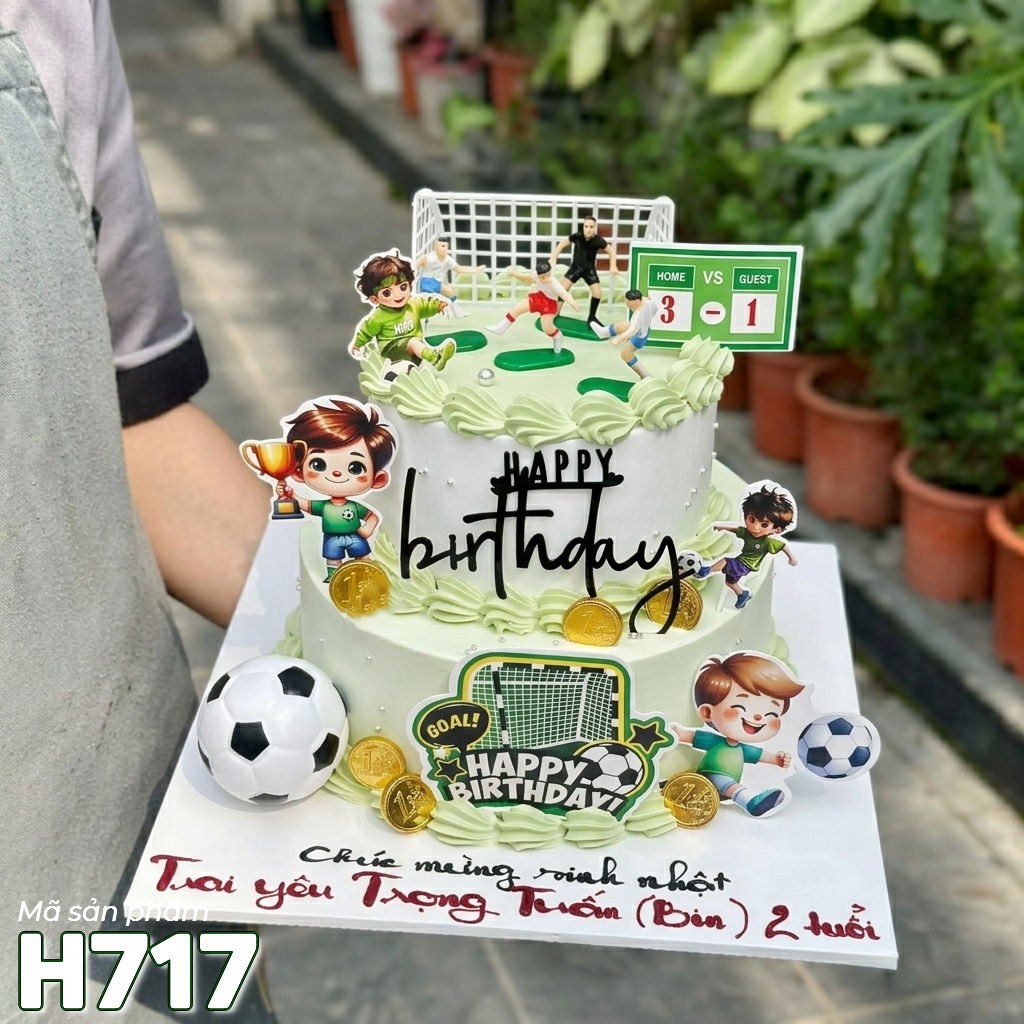 Bánh kem H717 sân bóng đá 2 tầng trang trí cầu thủ và cúp vàng sôi động