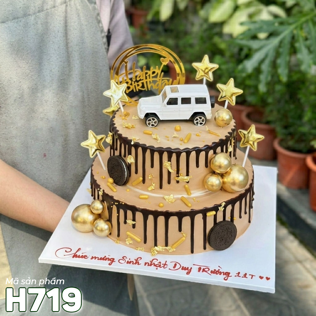 Bánh kem H719 tone nâu socola 2 tầng trang trí xe G63 và ngôi sao vàng