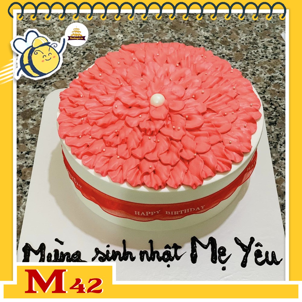 Bánh kem M42 sinh nhật mẹ yêu tạo hình đóa hoa ngàn cánh màu đỏ hồng