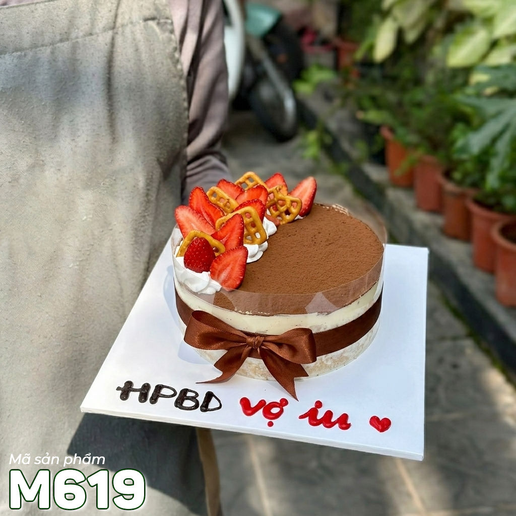 Bánh tiramisu M619 mix dâu tây tươi và bánh quy