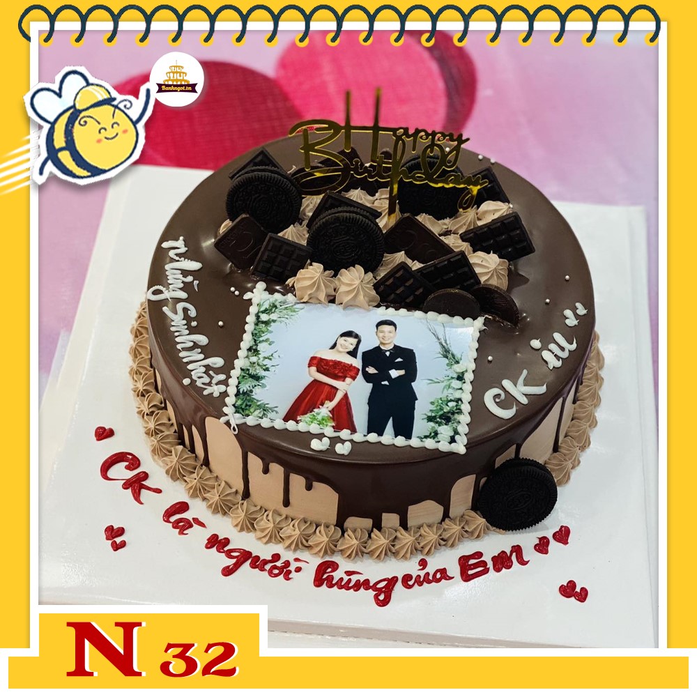 Bánh kem N32 phủ socola và bánh ngọt in ảnh ăn được trên mặt bánh
