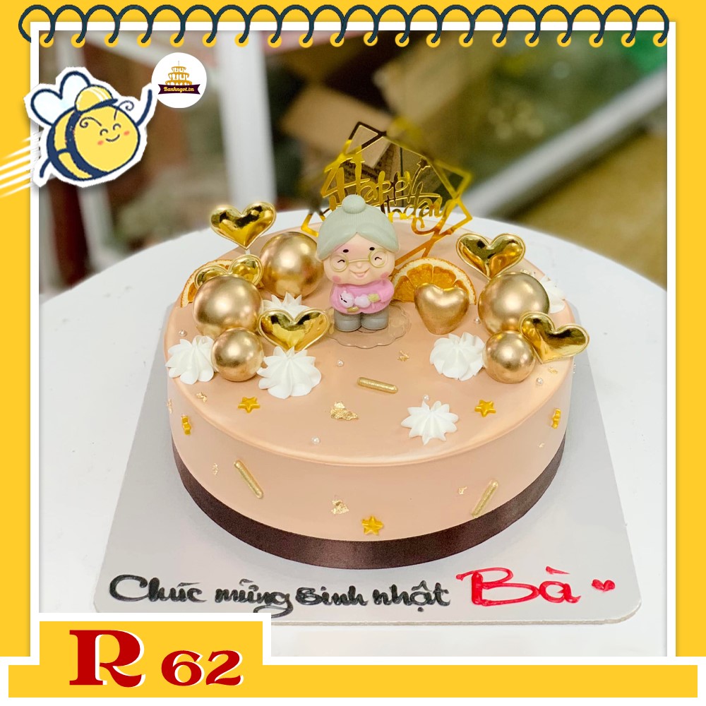 Bánh kem R62 sinh nhật bà màu nâu nhạt phụ kiện gold và mô hình bà yêu dấu