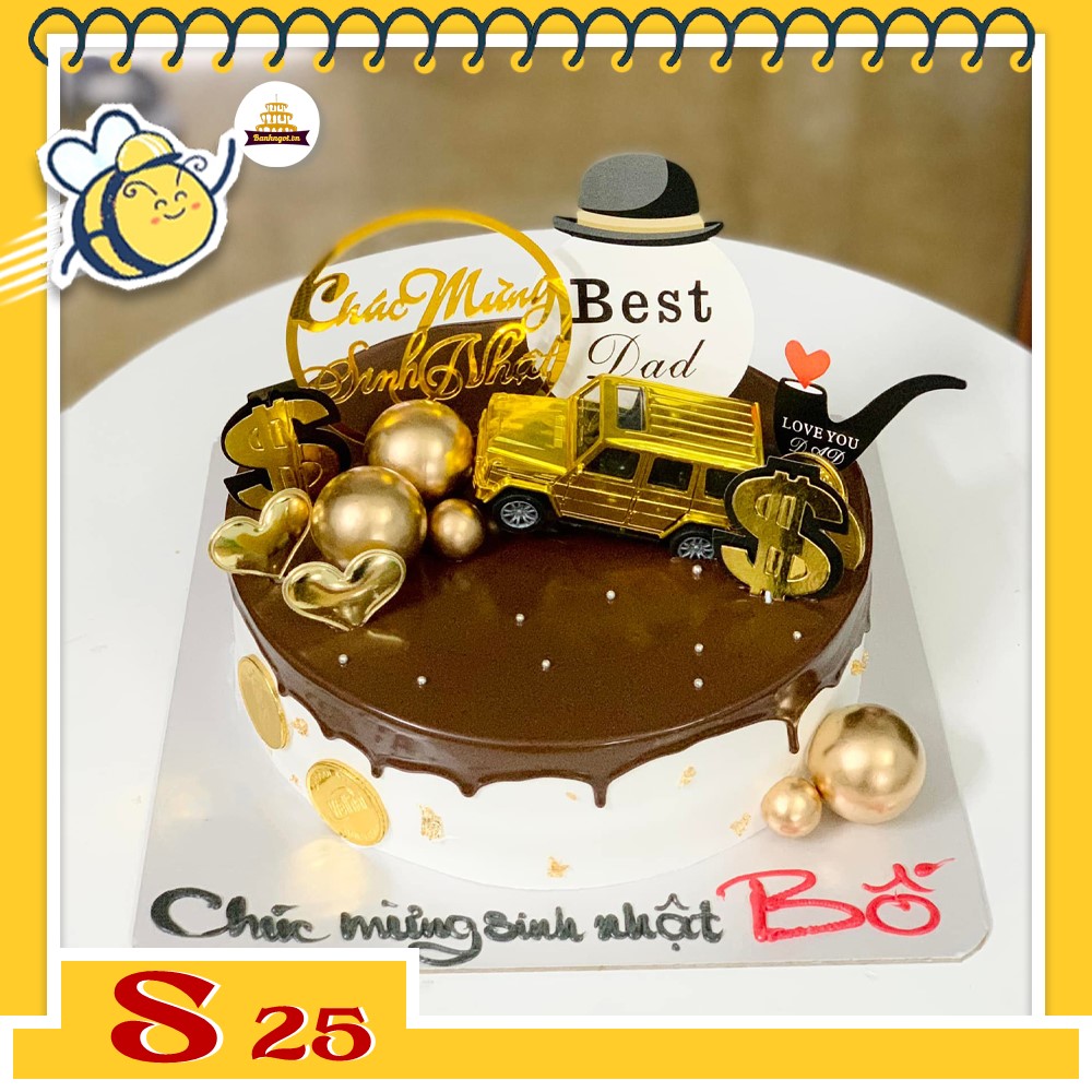 Bánh kem S25 nền trắng phủ socola cùng phụ kiện bi vàng xe ô tô tặng bố