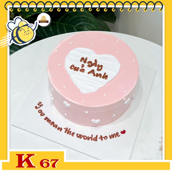 Bánh sinh nhật đơn giản K67 nền hồng vẽ trái tim trắng ngọt ngào ý nghĩa