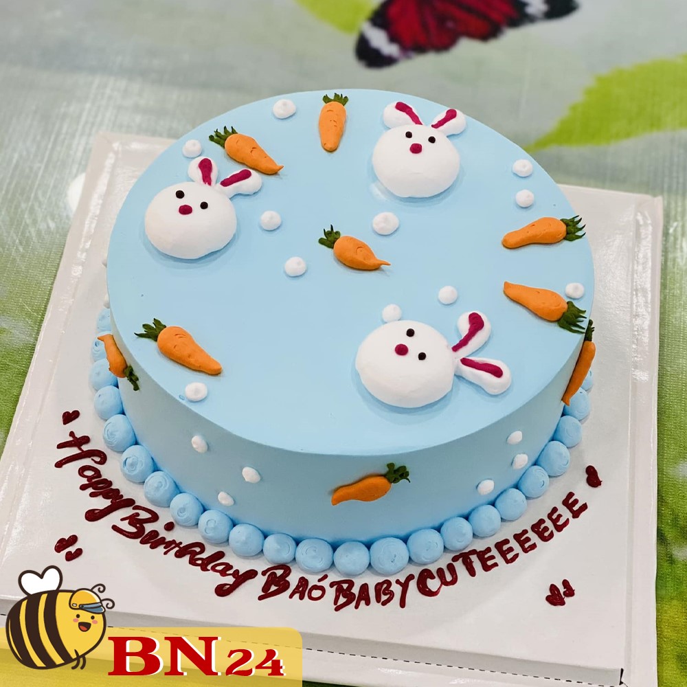 Mẫu bánh sinh nhật đẹp BN24 vẽ hình thỏ và cà rốt đáng yêu tặng bé