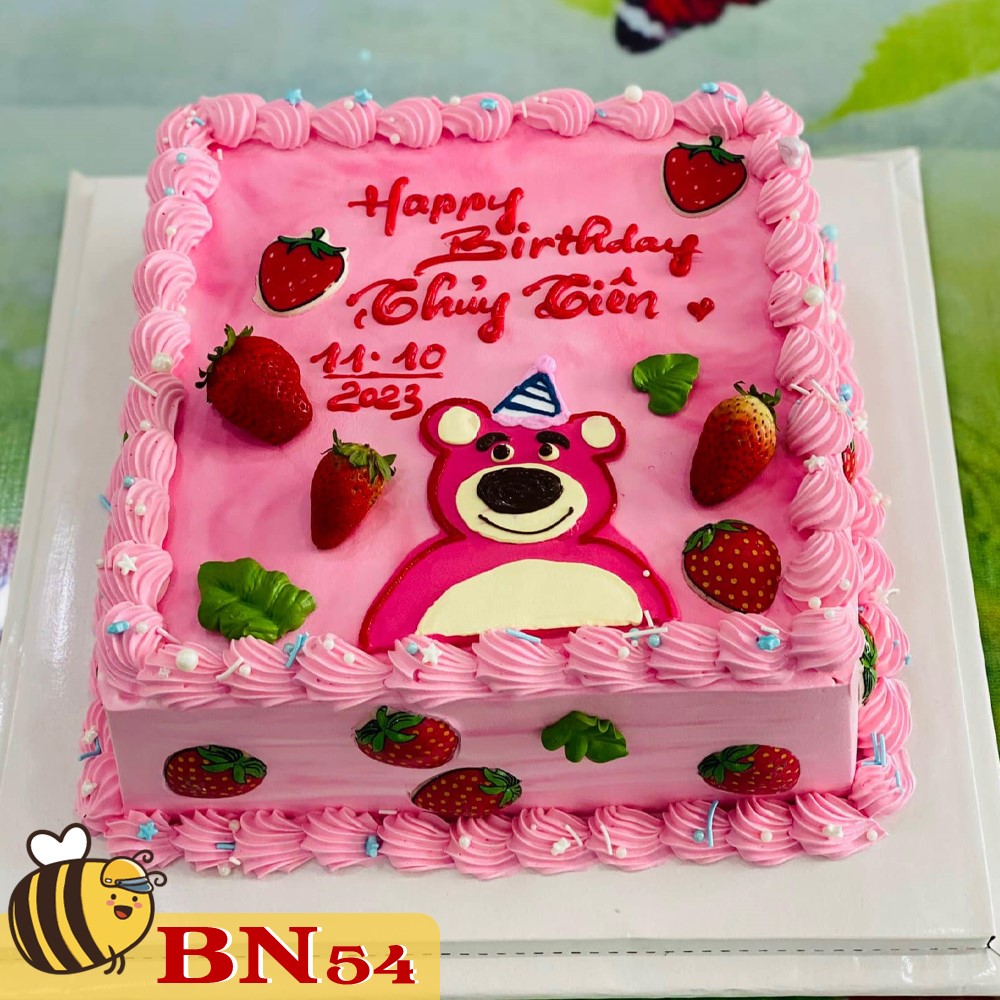 Mẫu bánh sinh nhật đẹp BN54 gấu dâu khuôn vuông dành cho bé yêu
