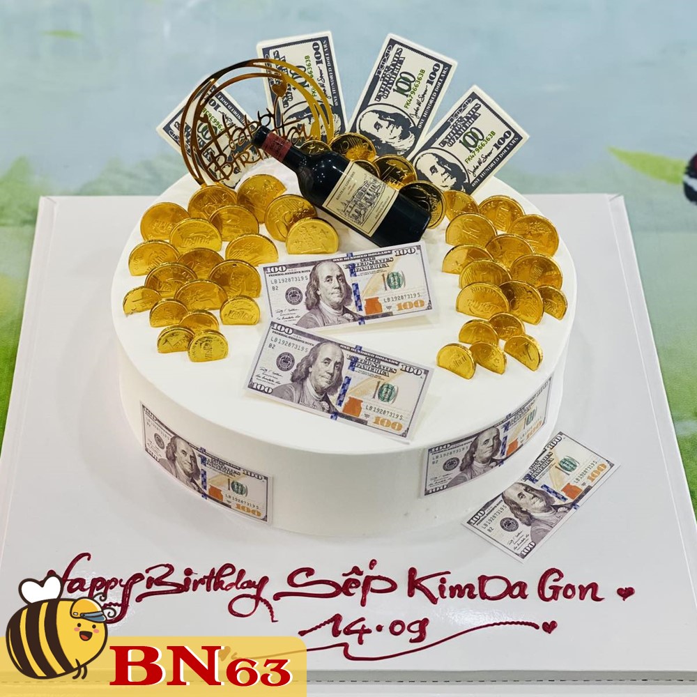 Mẫu bánh sinh nhật đẹp BN63 tone vàng trắng cắm phụ kiện hiện đại mới mẻ