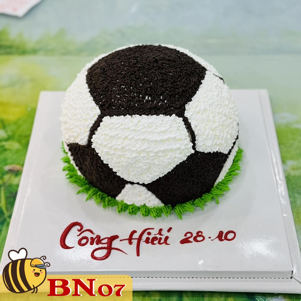 Mẫu bánh sinh nhật đẹp BN07 hình trái banh bóng đá 3D mới lạ