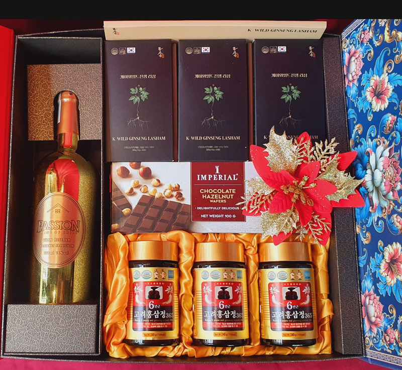 T109 3 Hộp Hắc Sâm SILLA, 3 hũ cao sâm 365, Vang Passion Chile Gold, Bánh Imperial Thái