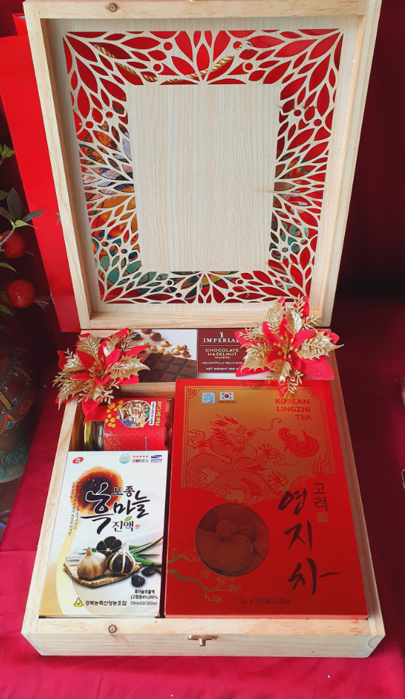 T124: Trà linh chi Hàn Quốc, Tỏi Đen, Bánh Imperial Thái Lan, Hũ Trái Cây Sấy