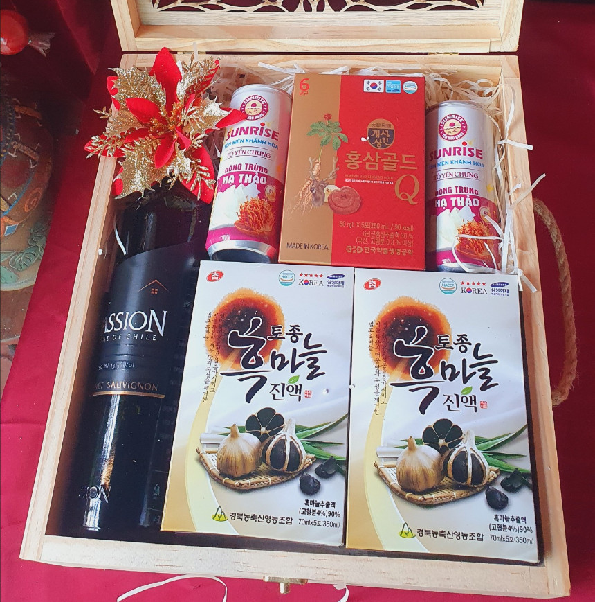 T125 Passion, Sâm Q6 Plus, 2 Hộp tỏi đen Hàn Quốc, 2 Yến chưng Đông Trùng Hạ Thảo