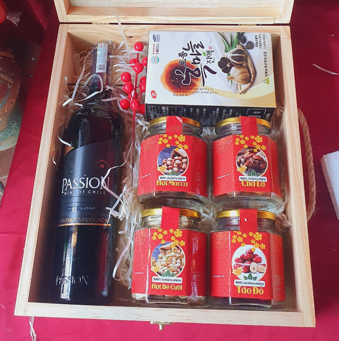 T129; Passion Chile, Tỏi đen Hàn Quốc, 4 Hũ trái cây sấy