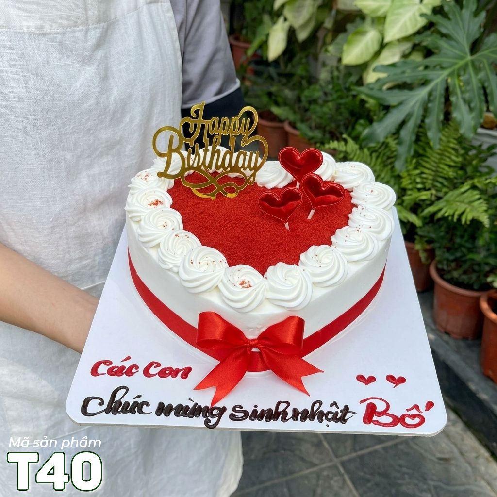 Bánh kem T40 màu trắng viền trắng rắc bột đỏ ở giữa ngọt ngào