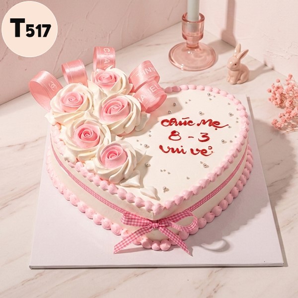 Bánh kem 8/3 T517 trái tim hồng pastel hoa ruy băng