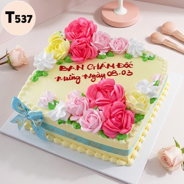 Bánh kem 8/3 T537 dáng vuông hoa hồng đại diện cho sự thịnh vượng