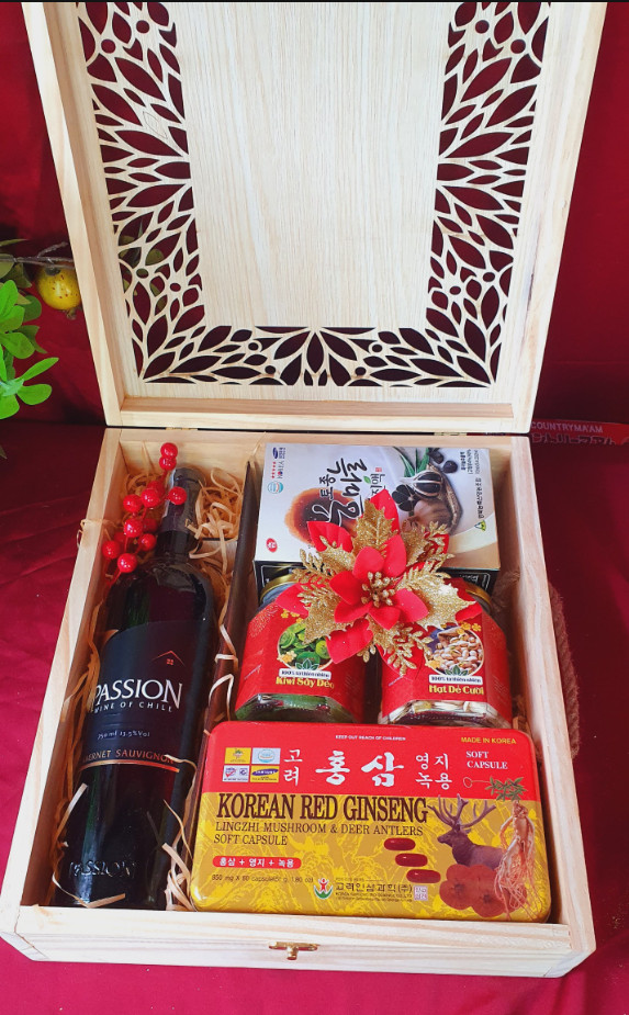 T92 Hộp quà tết: Đạm Sâm Gold, Tỏi đen, Passion, Mix 2 hũ trái cây sấy dẻo