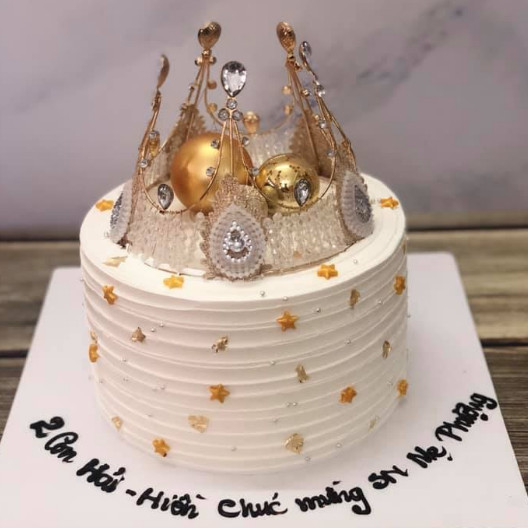 VM18 - Bánh kem vương miện