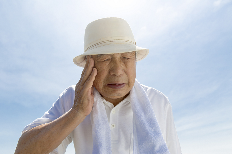 phân biệt đột quỵ và say nắng vào mùa hè