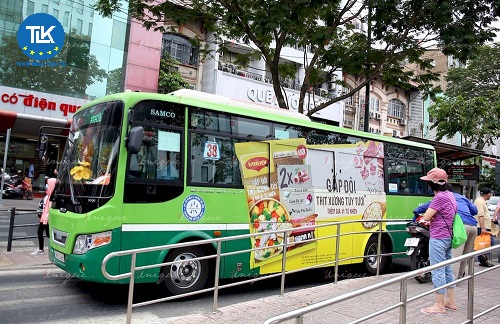 phap-luat-quy-dinh-nhu-the-nao-ve-viec-quang-cao-tren-phuong-tien-giao-thong