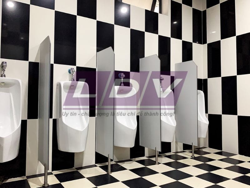 Kích thước vách ngăn vệ sinh của người trưởng thành