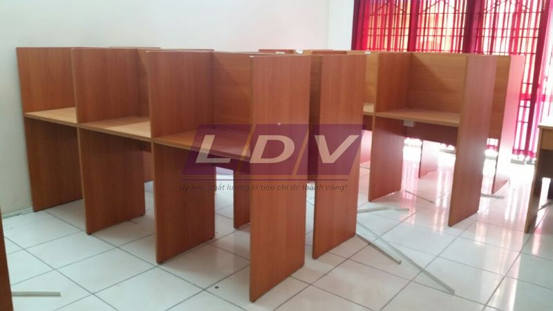 Vách ngăn văn phòng bằng gỗ MFC dầy 18mm