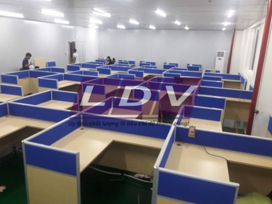 Mẫu vách ngăn văn phòng vải nỉ sang trọng