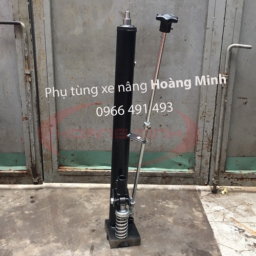 Ben xe nâng tay cao 500kg nâng cao 1,3 mét