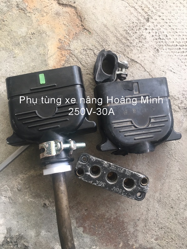 Phụ tùng xe nâng điện- Giắc găm sạc ắc quy 250V-30A