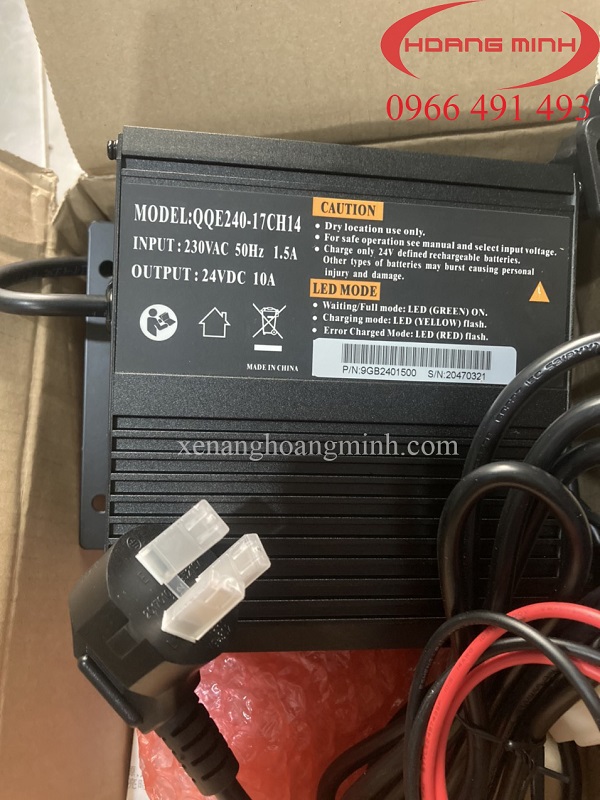 sac-xe-nang-dien-noblelift-24v-10a-QQE240-17CH14