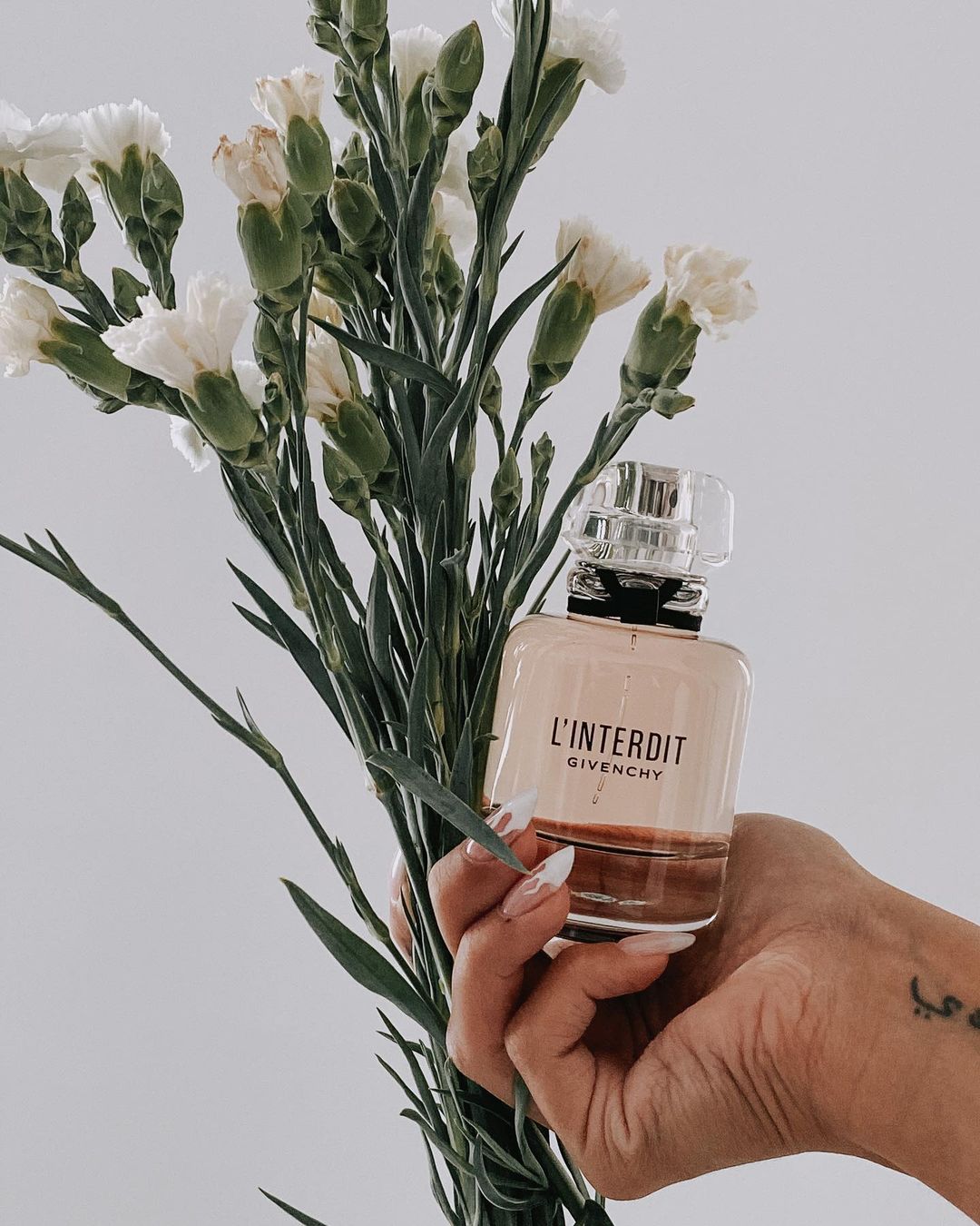 GIVENCHY L’ INTERDIT EDP -  SỰ KẾT HỢP HÀI HÒA GIỮA VẺ ĐẸP NỮ TÍNH VÀ TÁO BẠO 